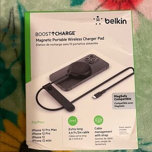 Belkin MagSafe Compatible Charger - Green and Black